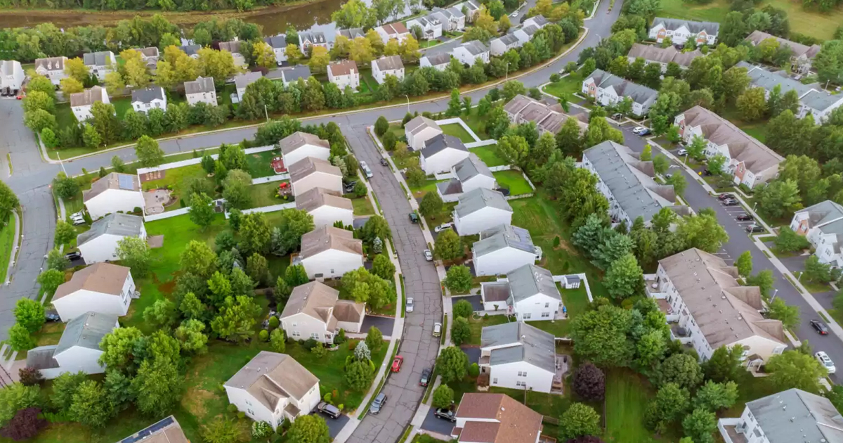 Aeriaview-over-suburban-homes