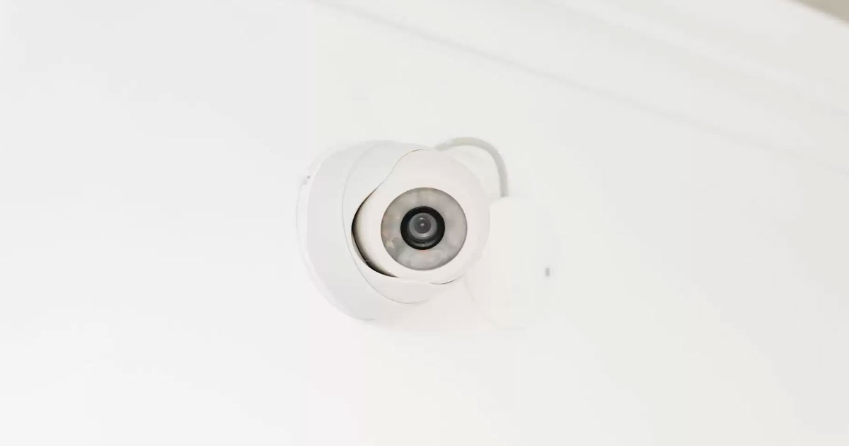 security-camera-on-the-wall